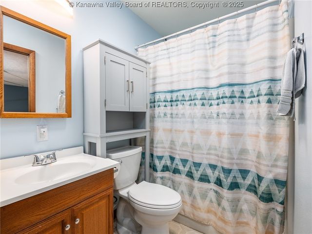 397 Harmons Creek Road, Poca, WV 25159