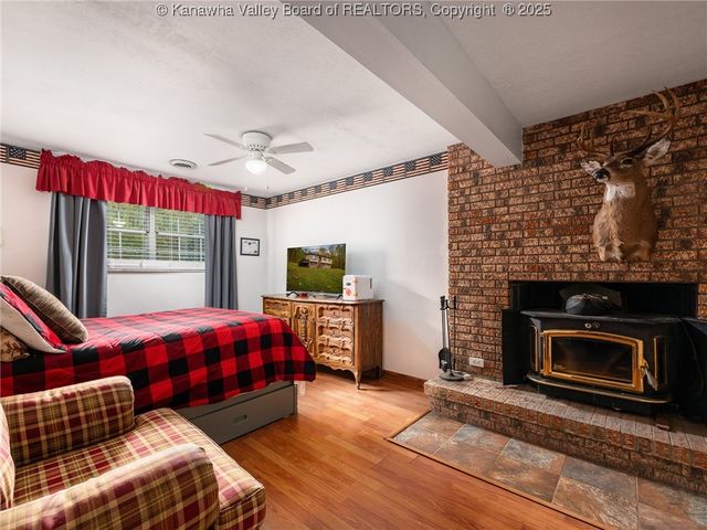 397 Harmons Creek Road, Poca, WV 25159