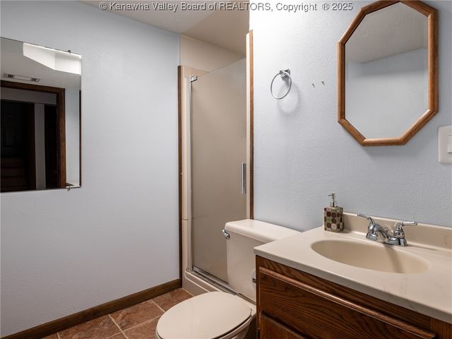 397 Harmons Creek Road, Poca, WV 25159