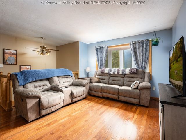 397 Harmons Creek Road, Poca, WV 25159