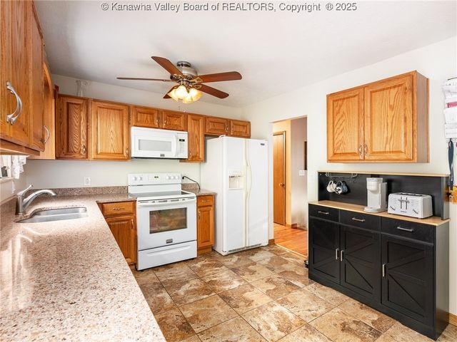 397 Harmons Creek Road, Poca, WV 25159