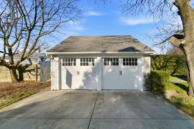 487 S East Street, Crown Point, IN 46307