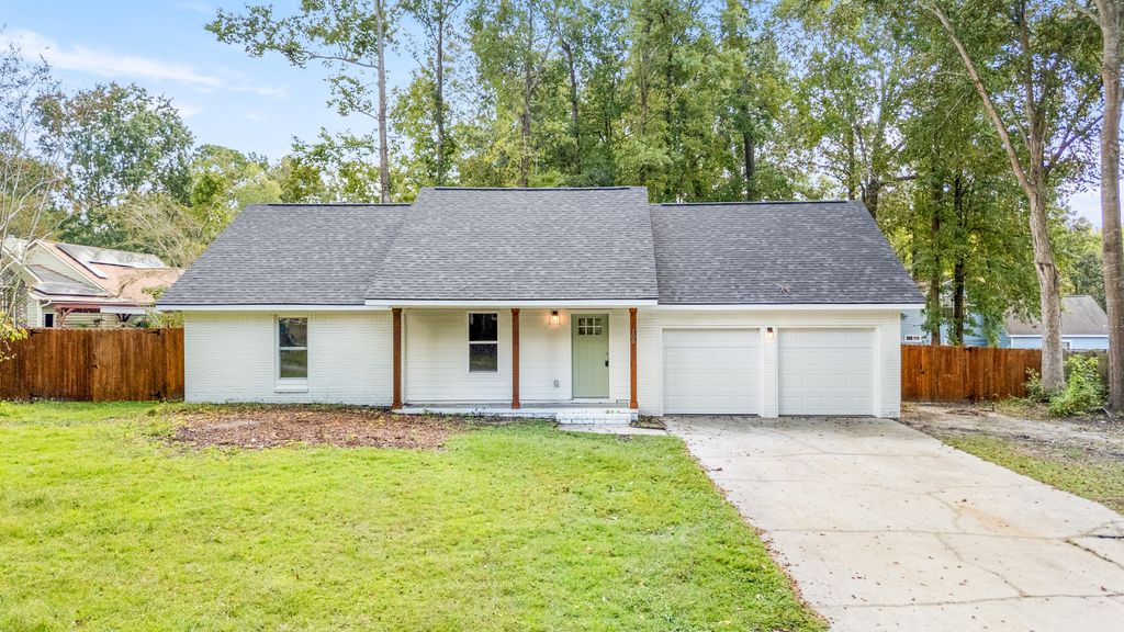 106 Glebe Road, Summerville, SC 29485