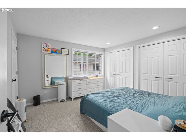18230 Se PINE St, Portland, OR 97233