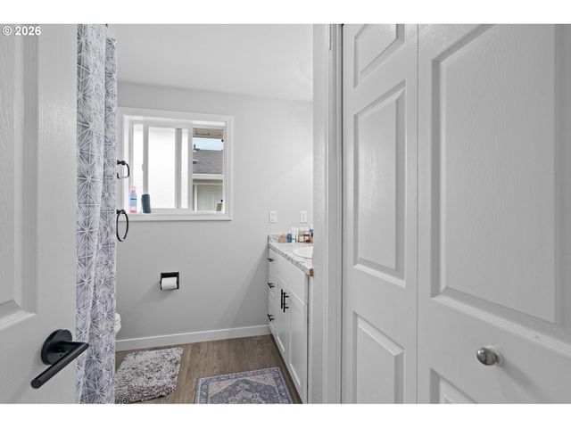 18230 Se PINE St, Portland, OR 97233