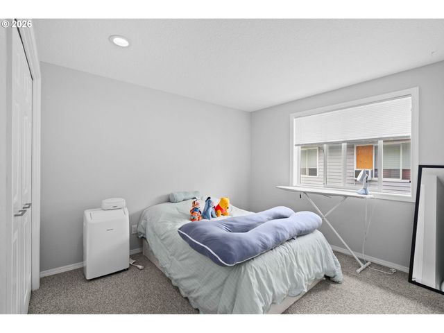 18230 Se PINE St, Portland, OR 97233