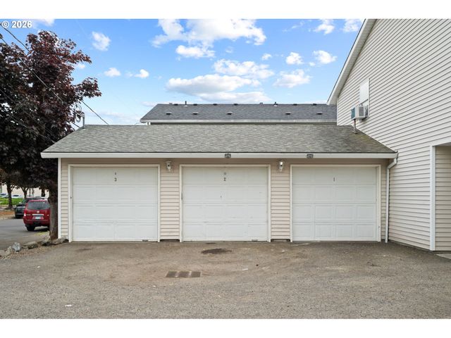 18230 Se PINE St, Portland, OR 97233