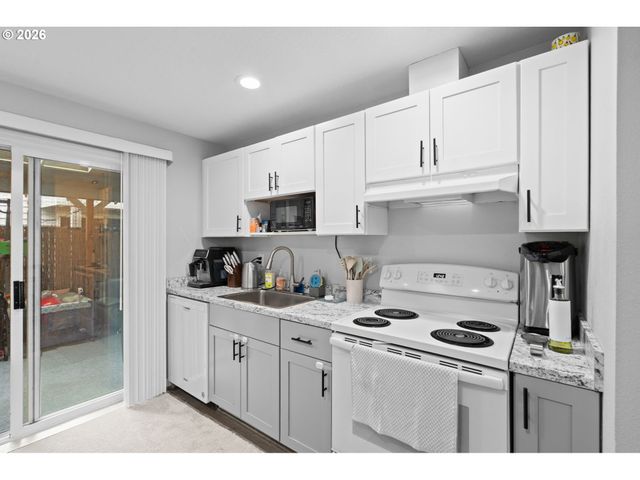 18230 Se PINE St, Portland, OR 97233