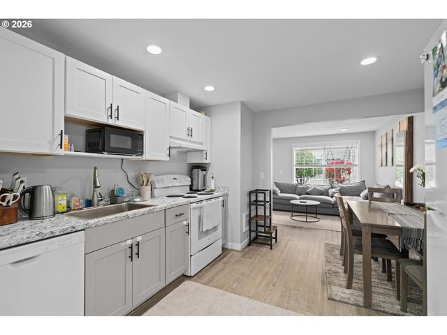 18230 Se PINE St, Portland, OR 97233