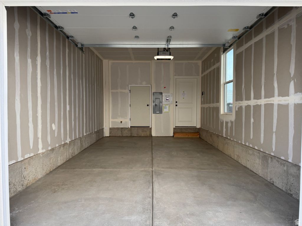 Image 15 of property listing at 11029 S FREESTONE RD #125, South Jordan, UT 84009