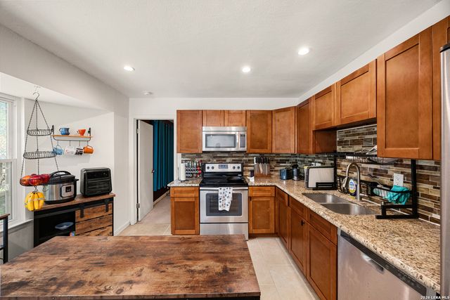 9446 Valley Rdg, San Antonio, TX 78250