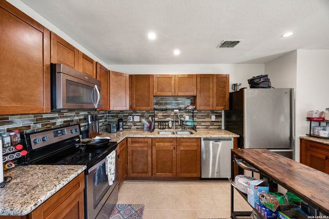 9446 Valley Rdg, San Antonio, TX 78250