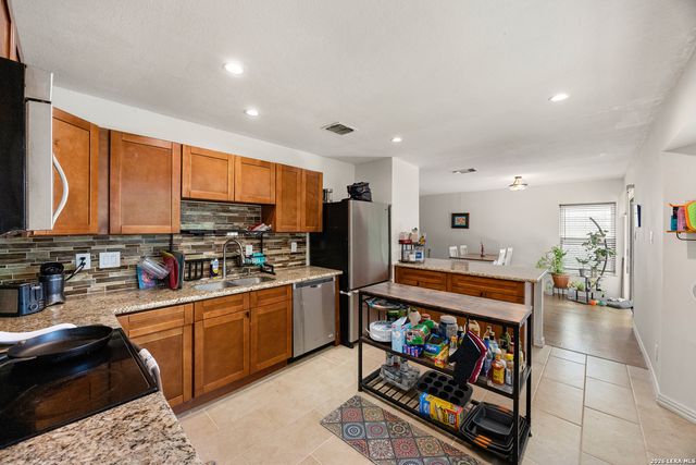 9446 Valley Rdg, San Antonio, TX 78250