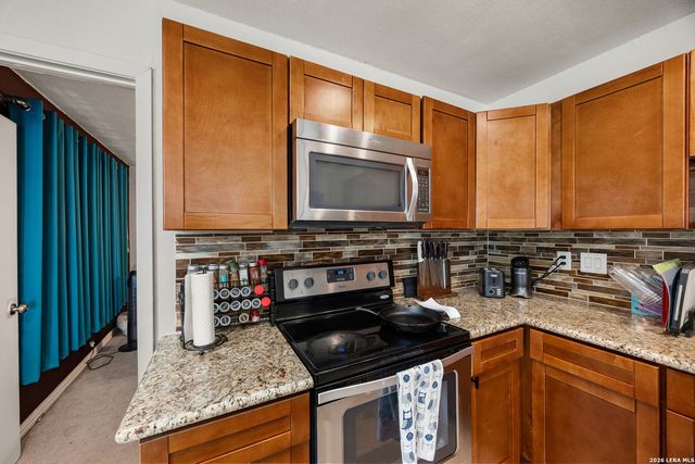9446 Valley Rdg, San Antonio, TX 78250