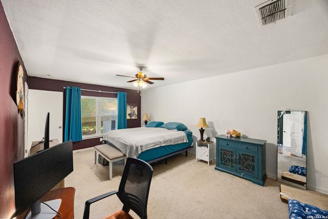 9446 Valley Rdg, San Antonio, TX 78250