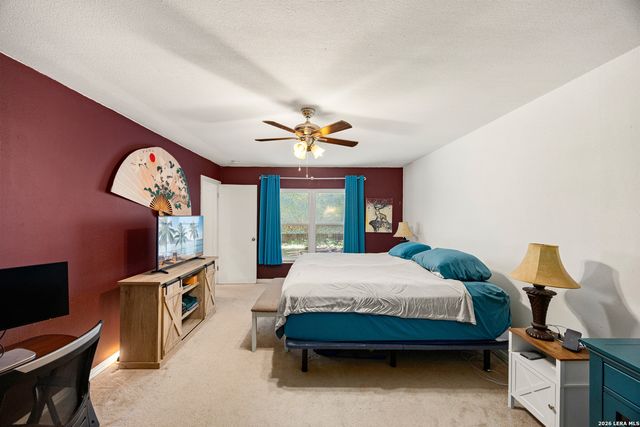 9446 Valley Rdg, San Antonio, TX 78250