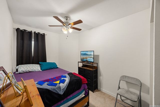 9446 Valley Rdg, San Antonio, TX 78250