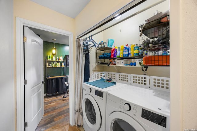 9446 Valley Rdg, San Antonio, TX 78250