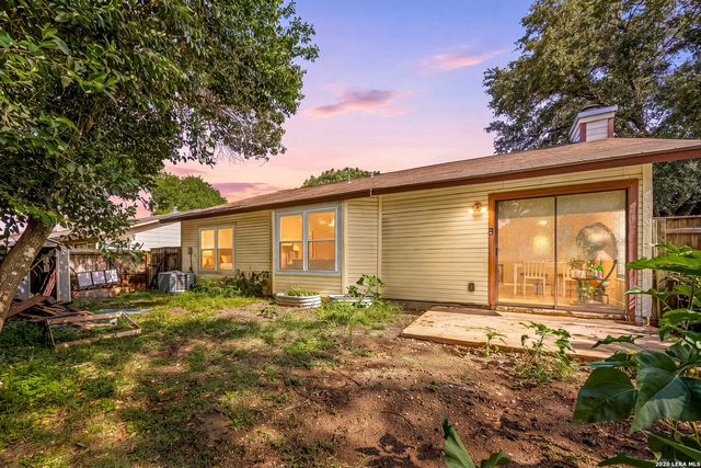 9446 Valley Rdg, San Antonio, TX 78250