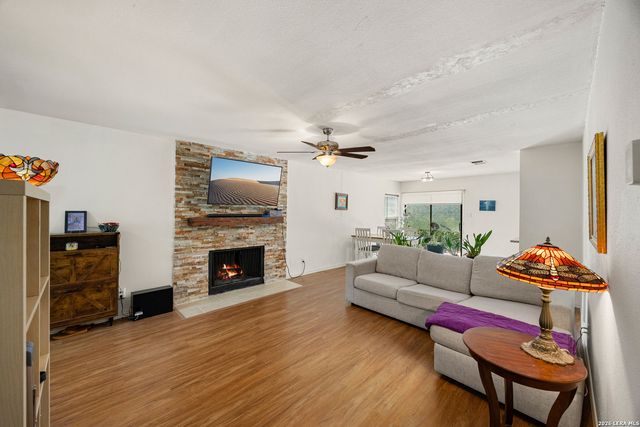 9446 Valley Rdg, San Antonio, TX 78250