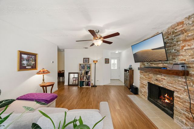 9446 Valley Rdg, San Antonio, TX 78250