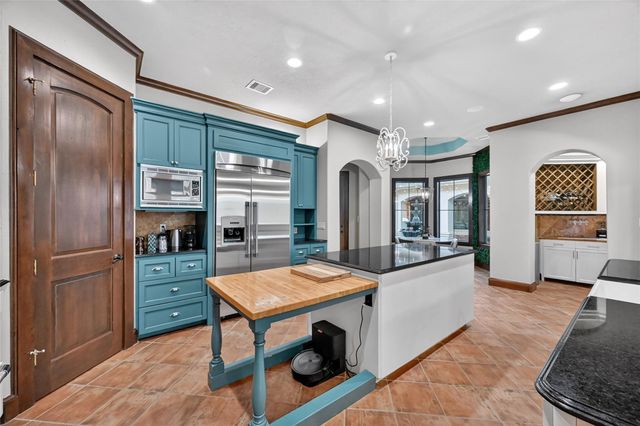 27515 Siandra Creek Lane, Spring, TX 77386