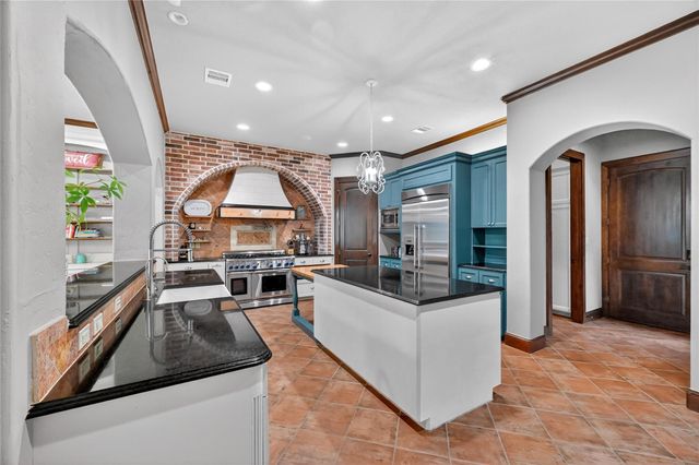 27515 Siandra Creek Lane, Spring, TX 77386