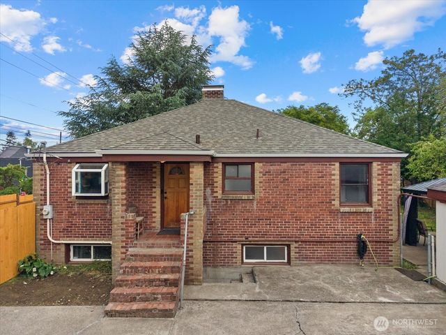 8724 16th Avenue SW, Seattle, WA 98106