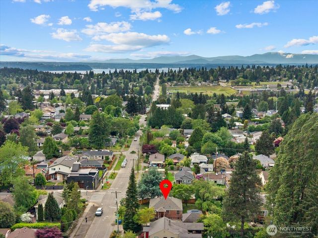 8724 16th Avenue SW, Seattle, WA 98106