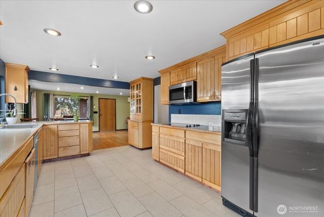 8724 16th Avenue SW, Seattle, WA 98106