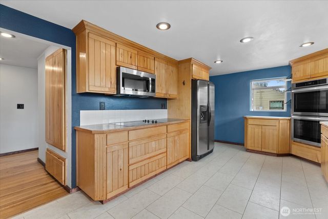 8724 16th Avenue SW, Seattle, WA 98106