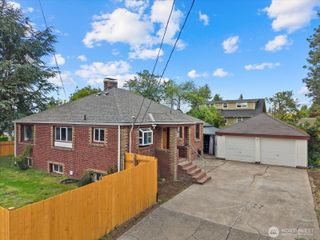 8724 16th Avenue SW, Seattle, WA 98106