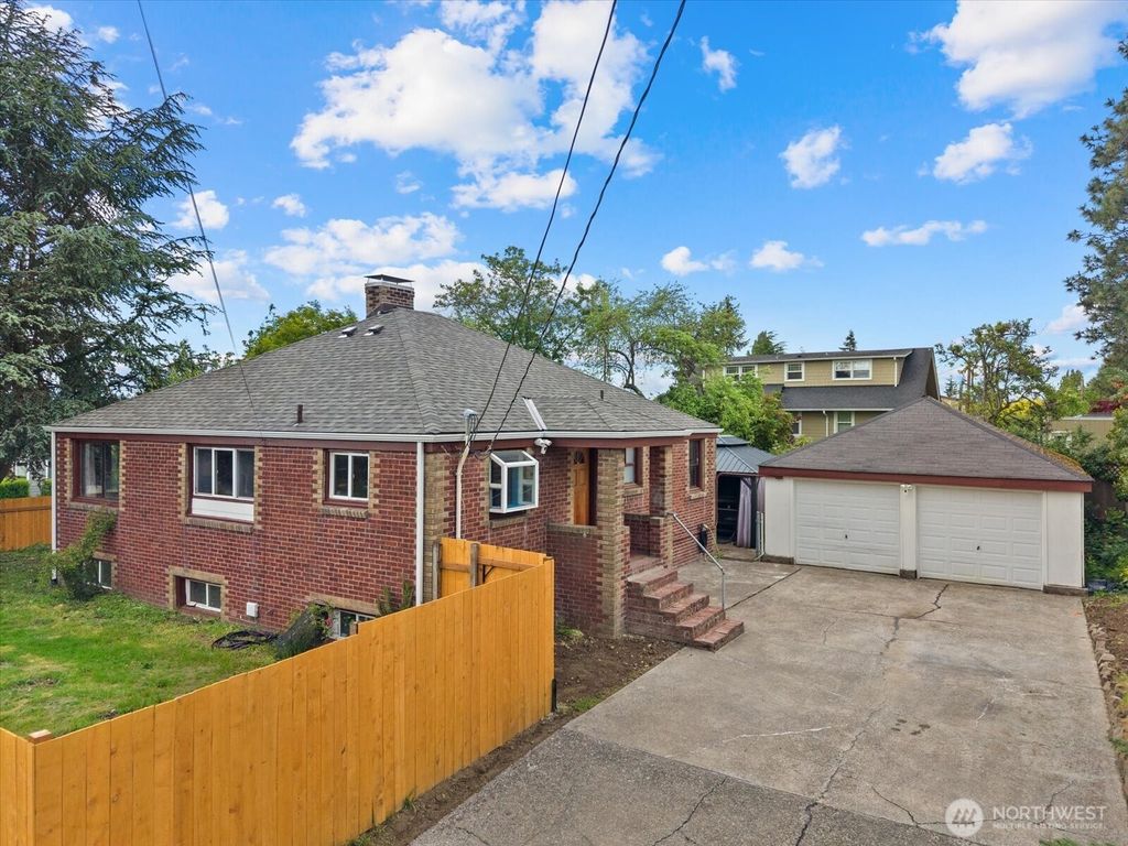 8724 16th Avenue SW, Seattle, WA 98106