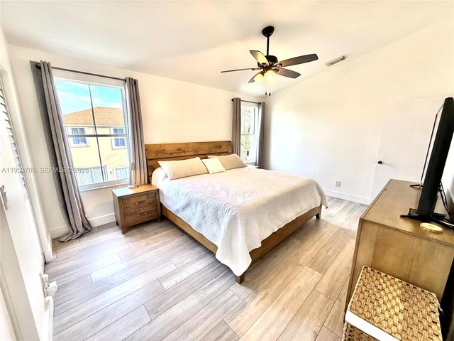 20775 NW 1st St, Pembroke Pines, FL 33029