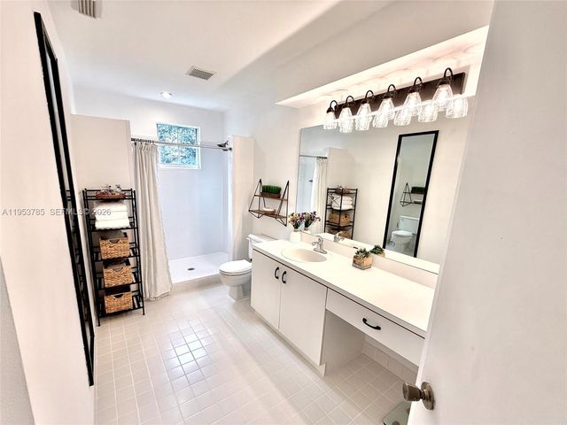 20775 NW 1st St, Pembroke Pines, FL 33029