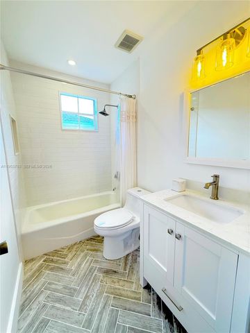 20775 NW 1st St, Pembroke Pines, FL 33029