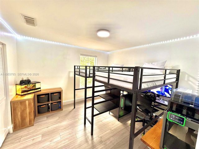 20775 NW 1st St, Pembroke Pines, FL 33029