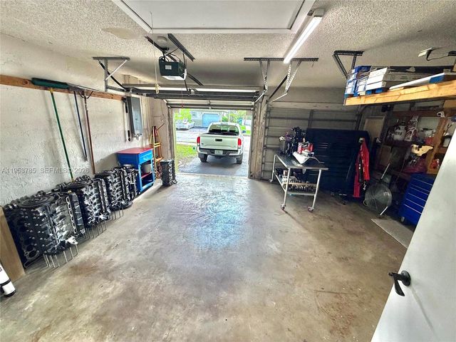 20775 NW 1st St, Pembroke Pines, FL 33029