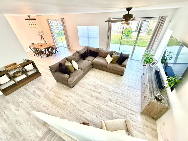 20775 NW 1st St, Pembroke Pines, FL 33029