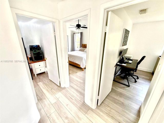 20775 NW 1st St, Pembroke Pines, FL 33029