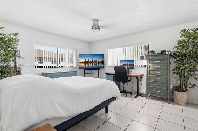 13933 SW 46th Terrace 324, Miami, FL 33175