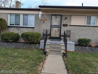 679 Linda Vista Drive, Pontiac, MI 48342