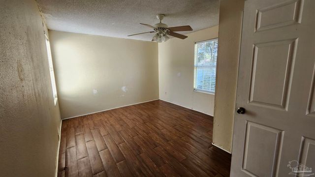 913 N 8th Ave, Pensacola, FL 32501