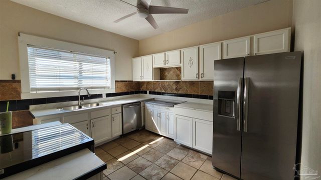 913 N 8th Ave, Pensacola, FL 32501