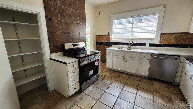 913 N 8th Ave, Pensacola, FL 32501