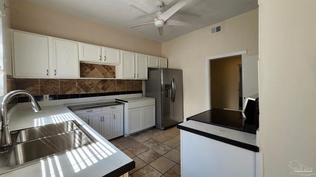 913 N 8th Ave, Pensacola, FL 32501