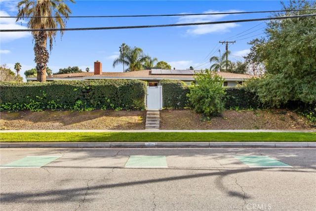 1235 W Cypress, Redlands, CA 92373