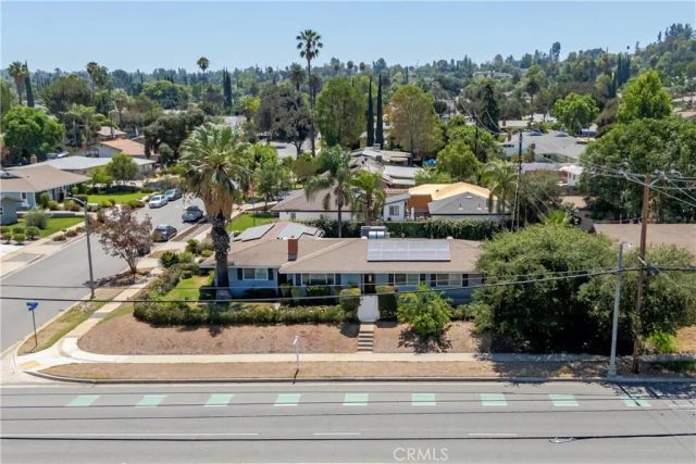1235 W Cypress, Redlands, CA 92373