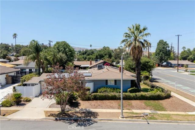 1235 W Cypress, Redlands, CA 92373