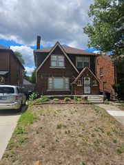 18071 Pennington Drive, Detroit, MI 48221